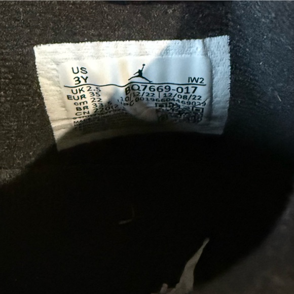 Air Jordan 4 Retro ‘Thunder’ Black Yellow Shoes 3Y - Picture 8 of 8